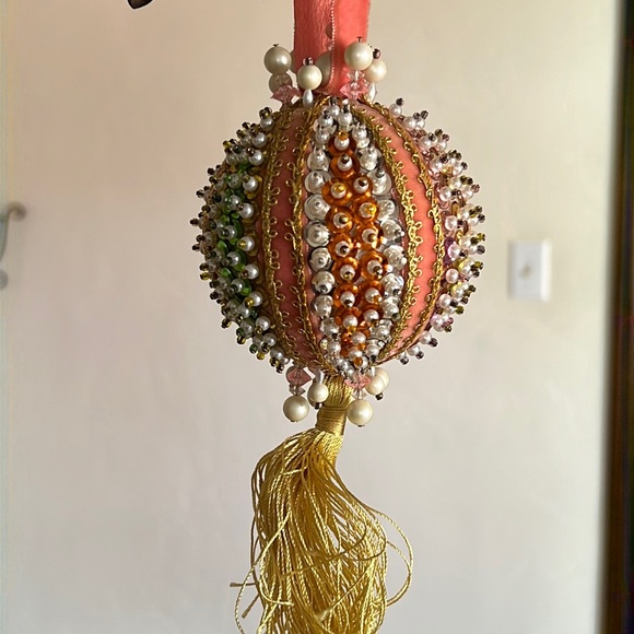 Vintage handmade Christmas ornament - Picture 1 of 4